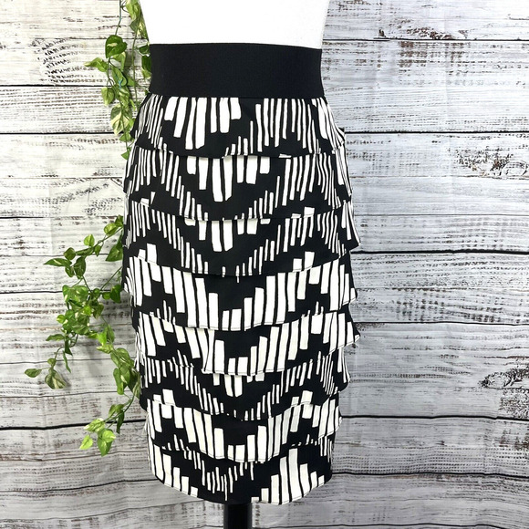 Alfani Skirt size 2 Black Ivory Tiered Layers Pencil Knee Modest Church Wedding - Picture 1 of 12